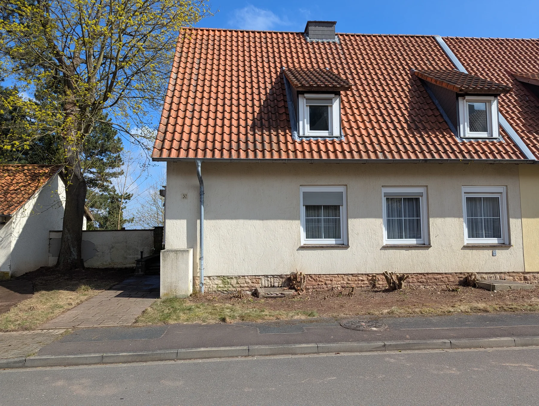 Doppelhaushälfte mit 1.041 m² Grundstück in Salzgitter-Bad Bild 3