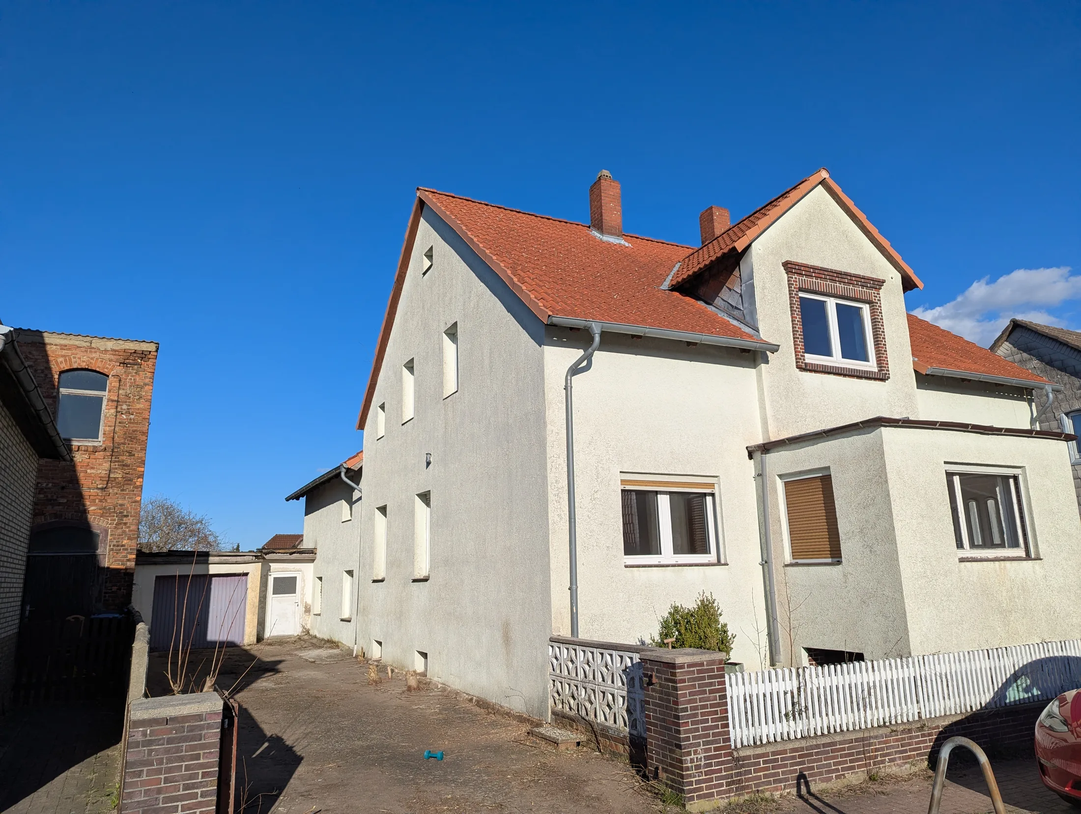 Großzügiges Ein-/Zweifamilienhaus mit Einliegerwohnung in Ölsburg Bild 2